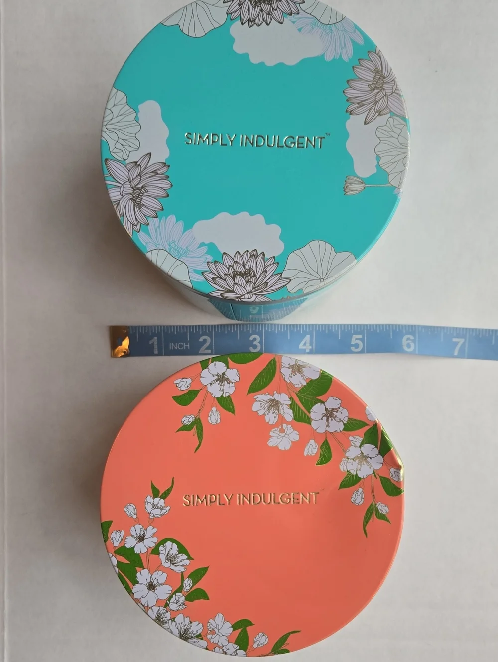 2 Simply Indulgent Soy Scented Candles Floral Tins Peach Blossom Water Lily 14OZ